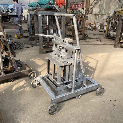 Goede handmachine voor holle blokconcrete bakstenen Op verzoek van klant