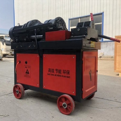 Rolmachine voor het gemakkelijk bedienen van stalen draad in de bouw