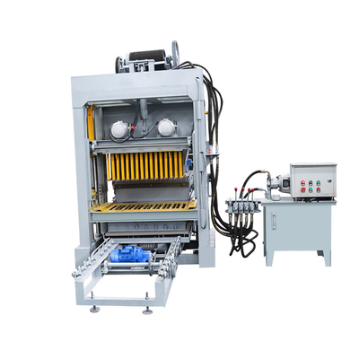 Brick Press Machine Gemakkelijk te bedienen voor blokproductielijn in 5000*1650*2200mm Grootte