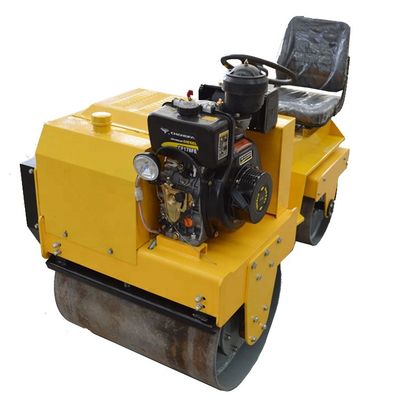 Kleine weg 0,3 ton Mini hand vibreerrolcompressor met 580 mm trommeldiameter