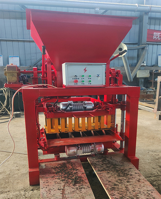 Automatische bakstenenmachine met een productiecapaciteit van 4480 stuks/8 uur