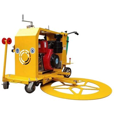 Machine voor het snijden van de bekleding van putten met grote capaciteit