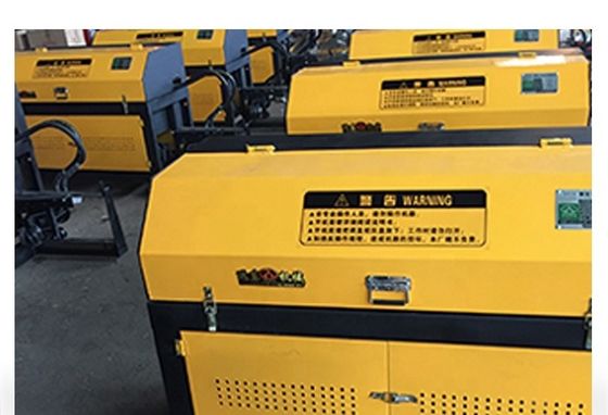 Geel 2-6 mm staalstaaf rechtmaker en snijmachine voor bouwmaterialen winkels met materialen