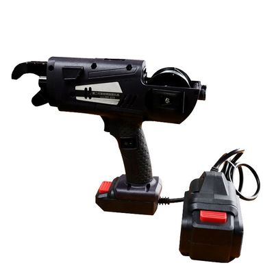 Gemakkelijk te bedienen en met een lage investering Draagbare bandenbandmachine met stalen banden