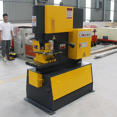 1.8T Hydraulische ijzerwerkhoek metalen snijmachine Stans- en scheermachine
