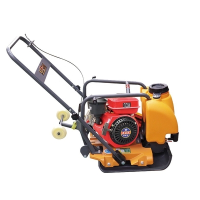 Vibratieplatencompactor voor bouwwerkzaamheden met mechanisch besturingssysteem en concurrerende